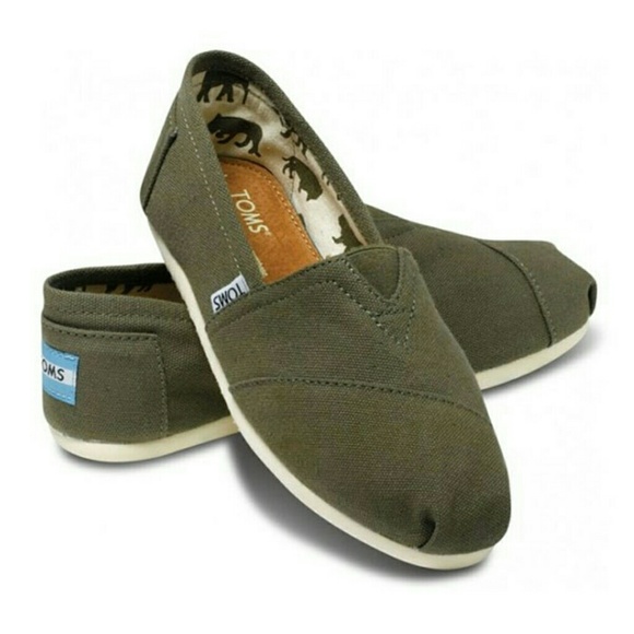 toms canvas slip on